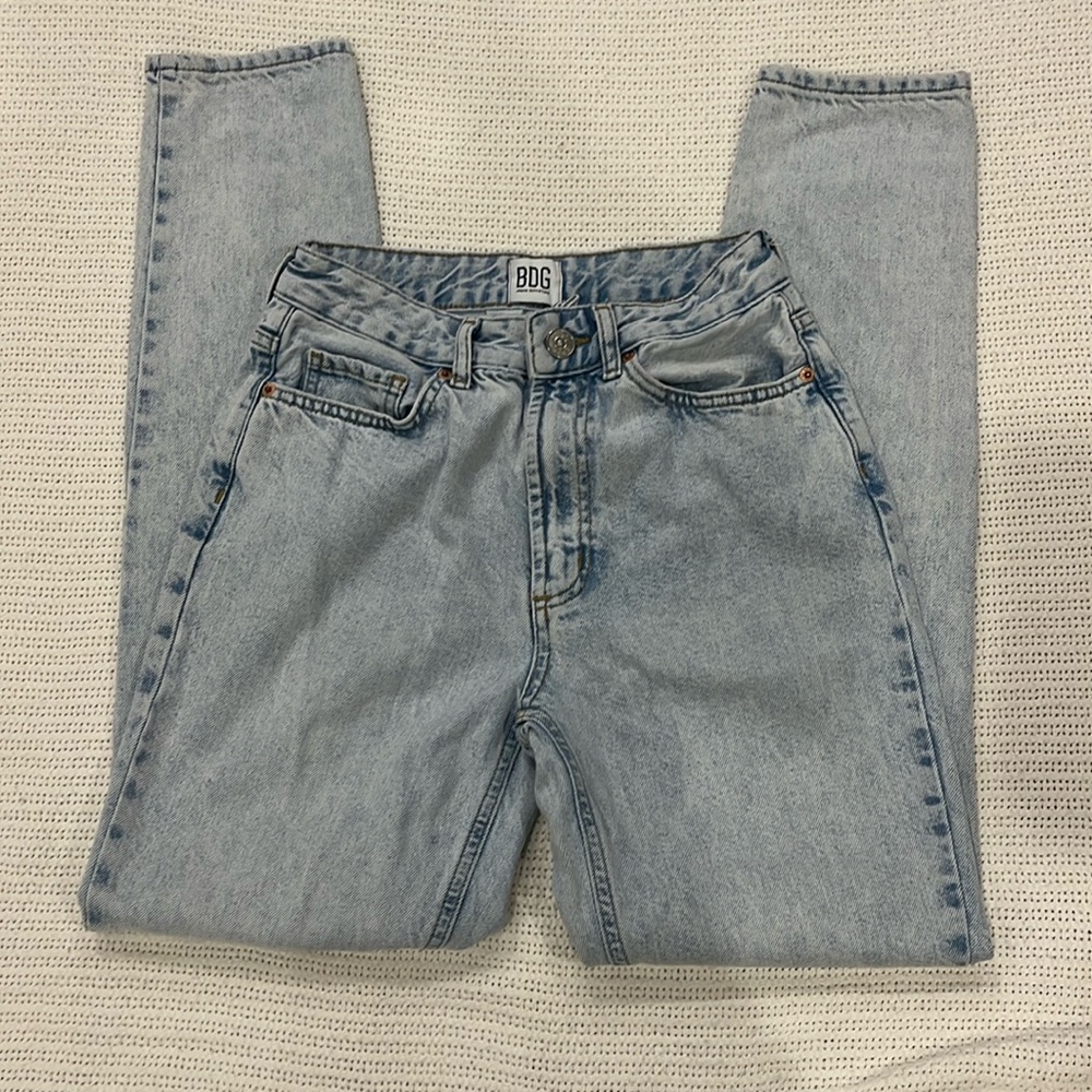 BDG Light/Acid Wash High Rise Mom Jeans